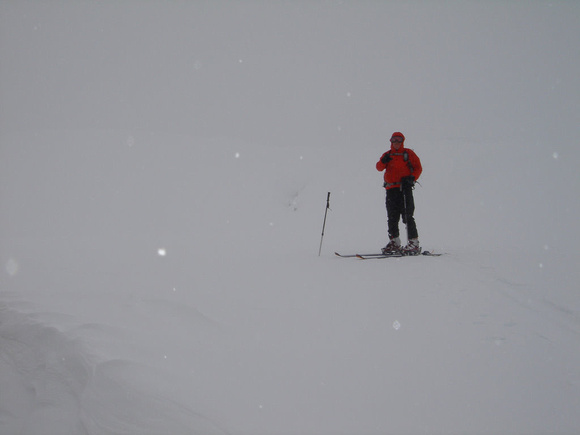 If conditions permit you can go left up ridge to get a better ski run down to lake.Me on ridge or somewhere on way down to Katherine lake.Great ski run somewhere in the fog to viewers right.
