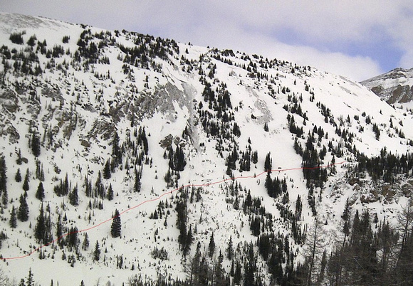 Purple bowl ski exit to Larch runs1.JPG - AVI RISK!Can see ski tracks alongside red line on side of wolverine ridge.