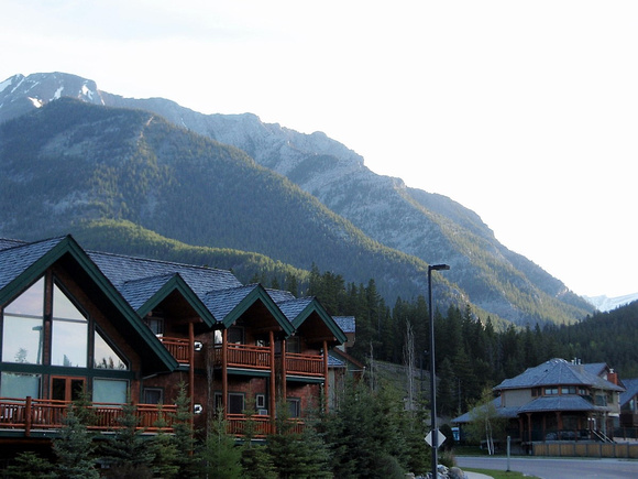 ESE Ridge is upper part of right skyline - Full TR at summitpost